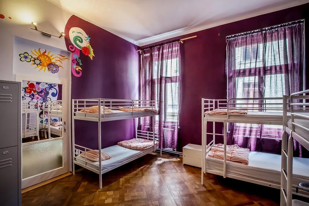 Art Hole Hostel Prague