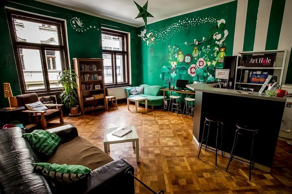 Art Hole Hostel Prague 0*,